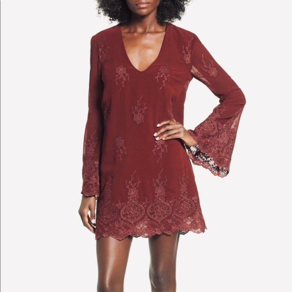 Wayf Women's Holiday Midi Dress Embroidered Floral Lace Bell Sleeve Size Small